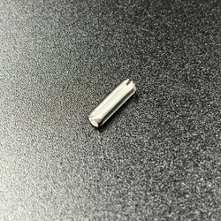 Фиксатор пружинный (штифт) тяги реверса и румпеля Tohatsu 8-40 (951403-0310) (Tohatsu)