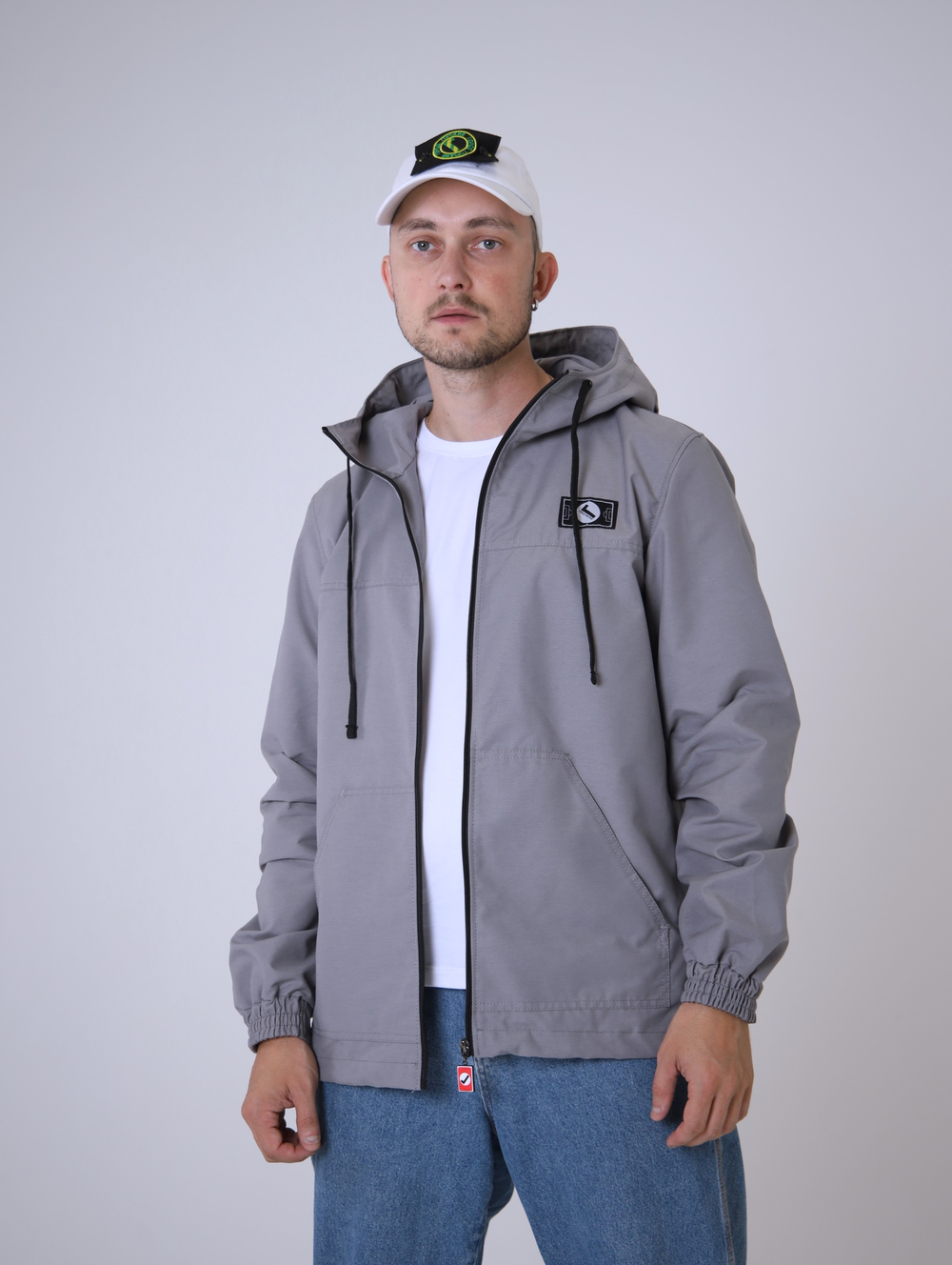 Ветровка легкая Город Горький серая серый