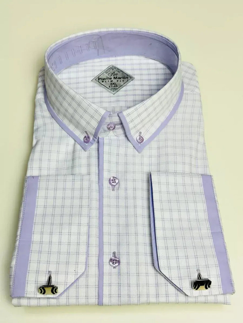 Рубашка с запонками и пуговицами на манжетах