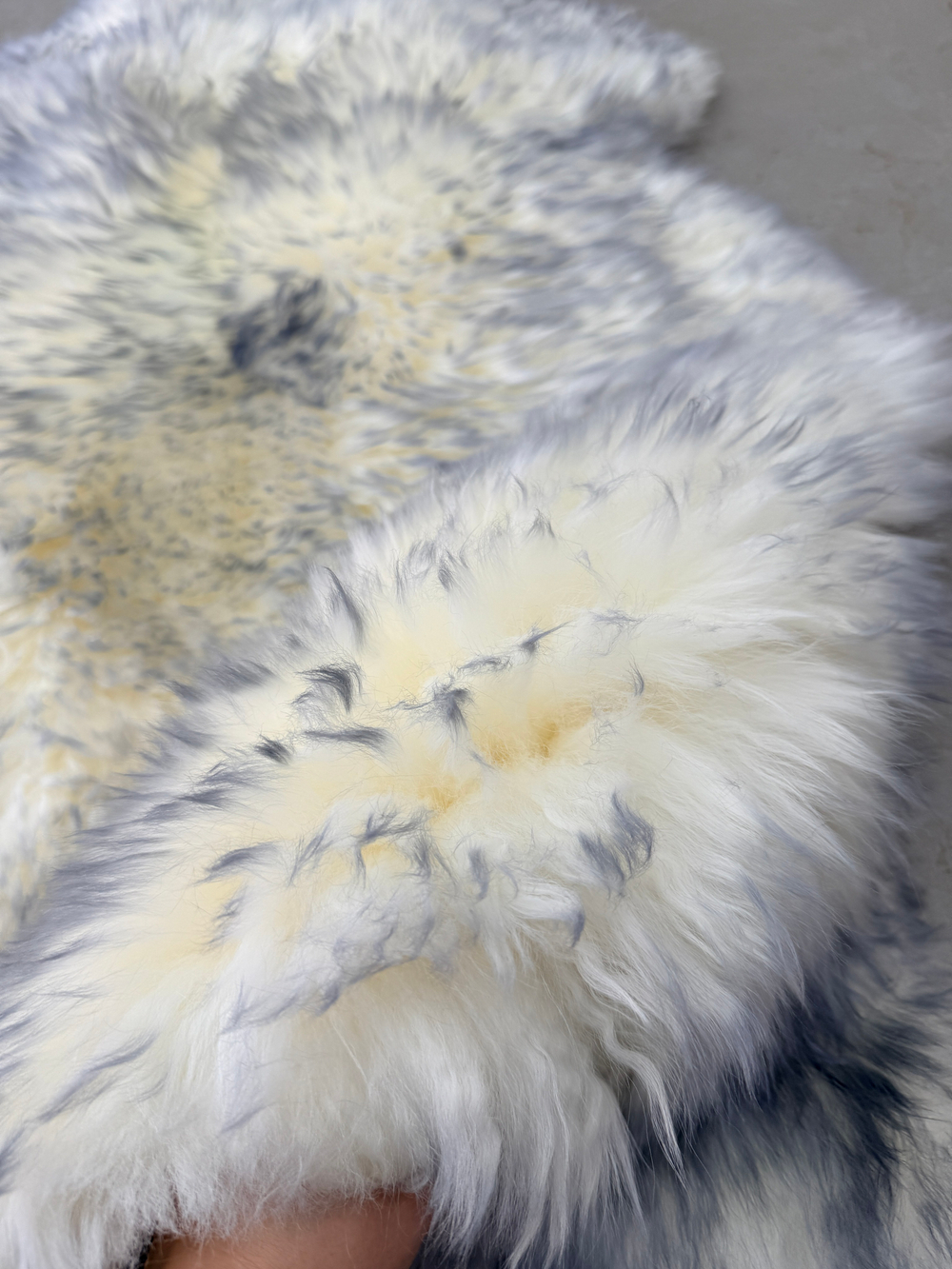 Шкура коврик меховой прикроватный овчина, 100х60 см. Пепельный