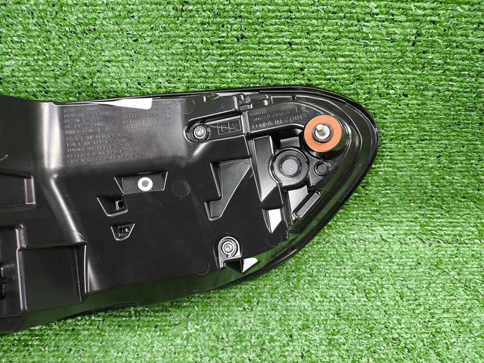 Фонарь левый внешний BMW X5 G05 (2023-н.в.)