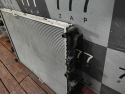 Радиатор двигателя Mercedes E-Class (W213) 16-нв Б/У Оригинал A0995007100