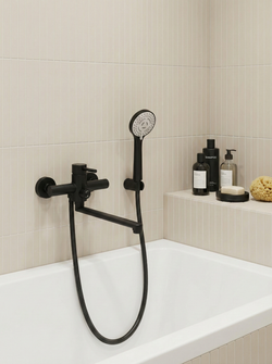 Смеситель с длинным изливом для ванны STWORKI Киркенес S45110BK матовый черный