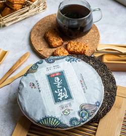 59245 Чай прессованный зеленый Пуэр Шэн "Юньфусян, Чэнь Сян", блин 357гр