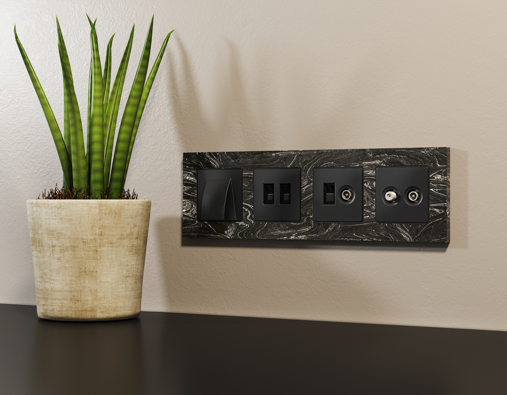 MA813310 Комплект механизма розетки TV оконечной + SAT 5-862MHz 3.5dB/950-2150MHz 3.5dB ALFA Черный матовый QUANT (AP8133, VM217)