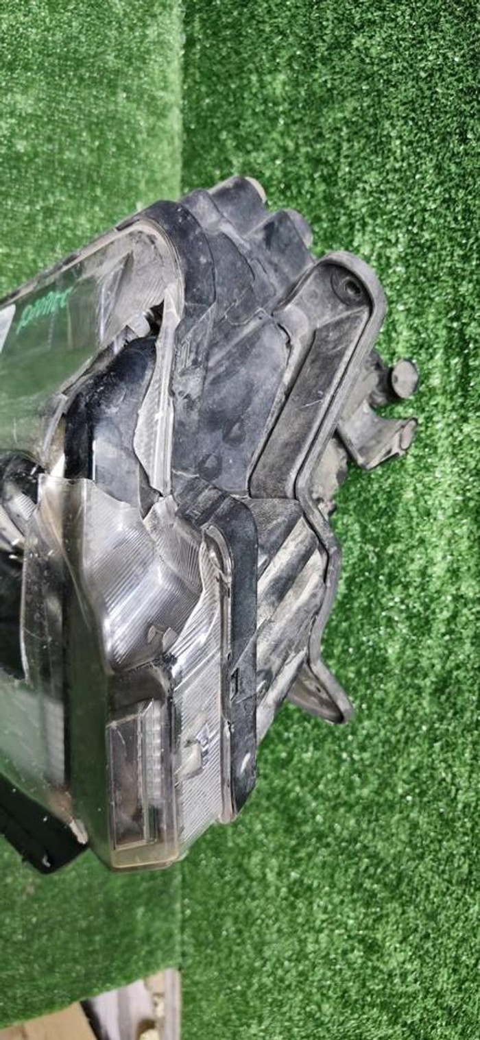 Фара правая Hyundai Palisade (2018-2022) LED