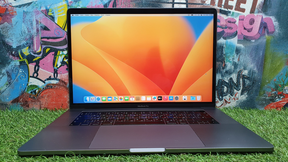 MacBook Pro Retina 15 2018 i7/16Gb/560x 4Gb