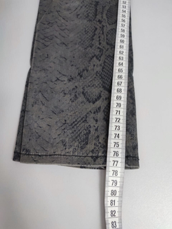 Брюки Reserved "под рептилию" 42 размер