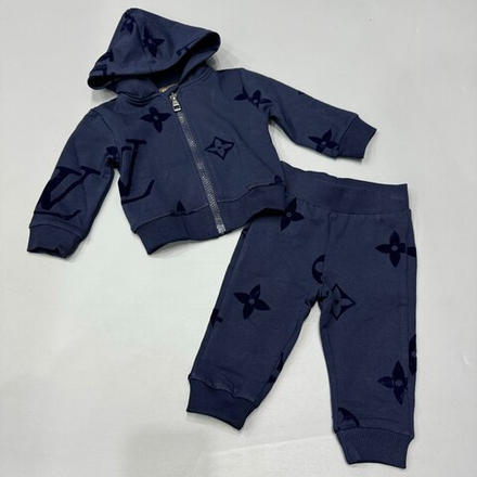 Костюм Louis Vuitton