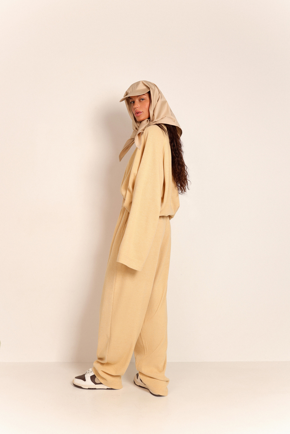 Брюки из трикотажного вельвета