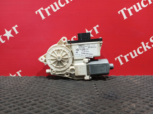 Моторчик стеклоподъемника правый 2020г