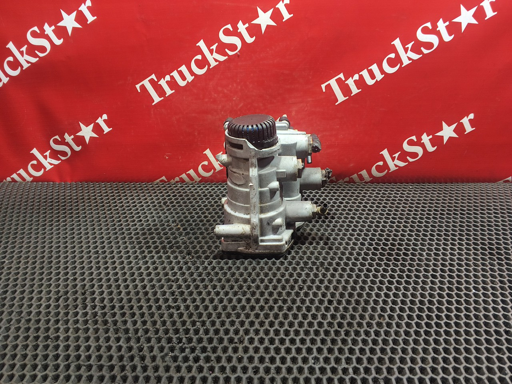 Кран управления тормозами прицепа 2022г