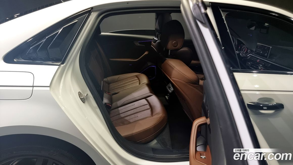 Audi A4 (B9) 40 TFSI Premium (12.2019)