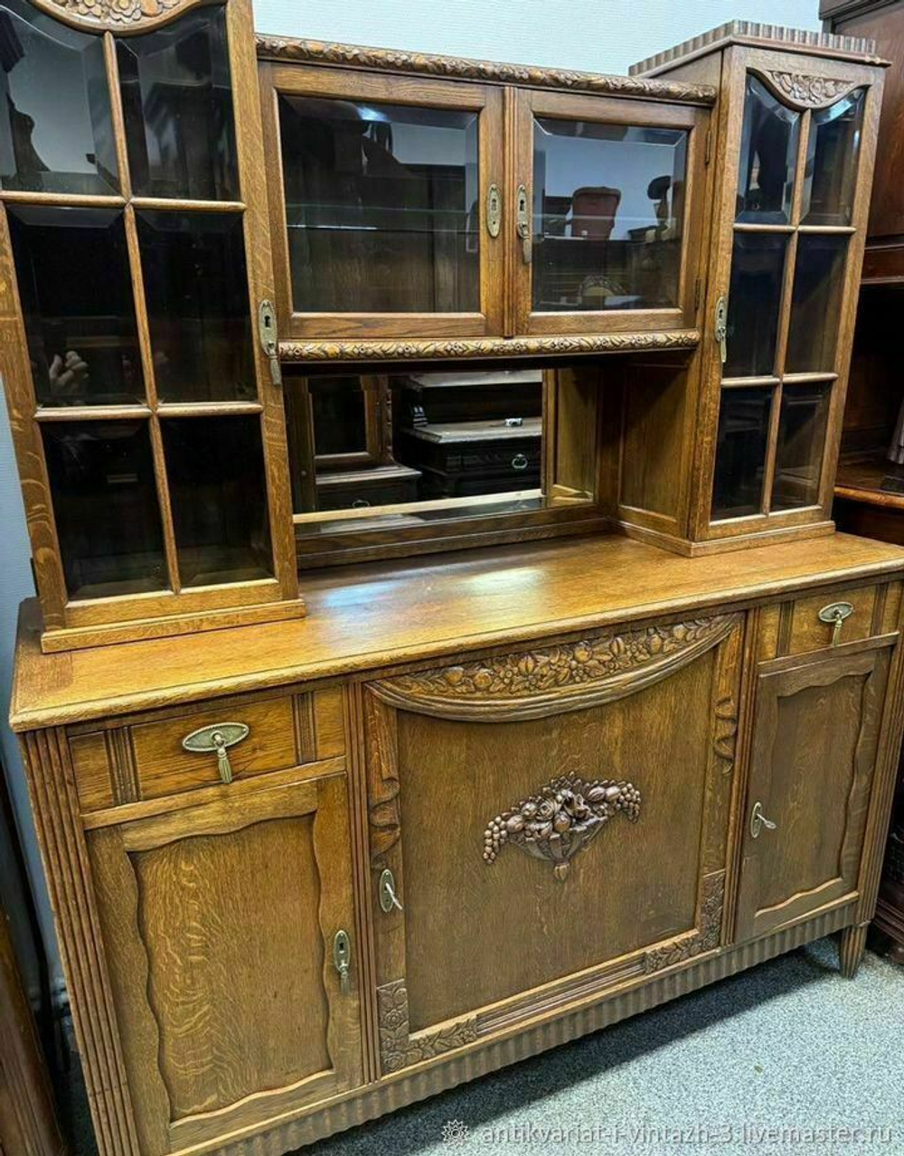 Старинный буфет