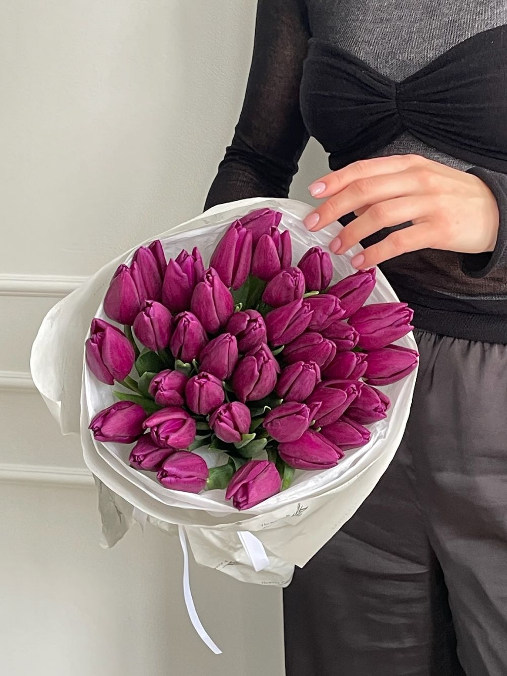 Букет из 35 фиолетовых тюльпанов