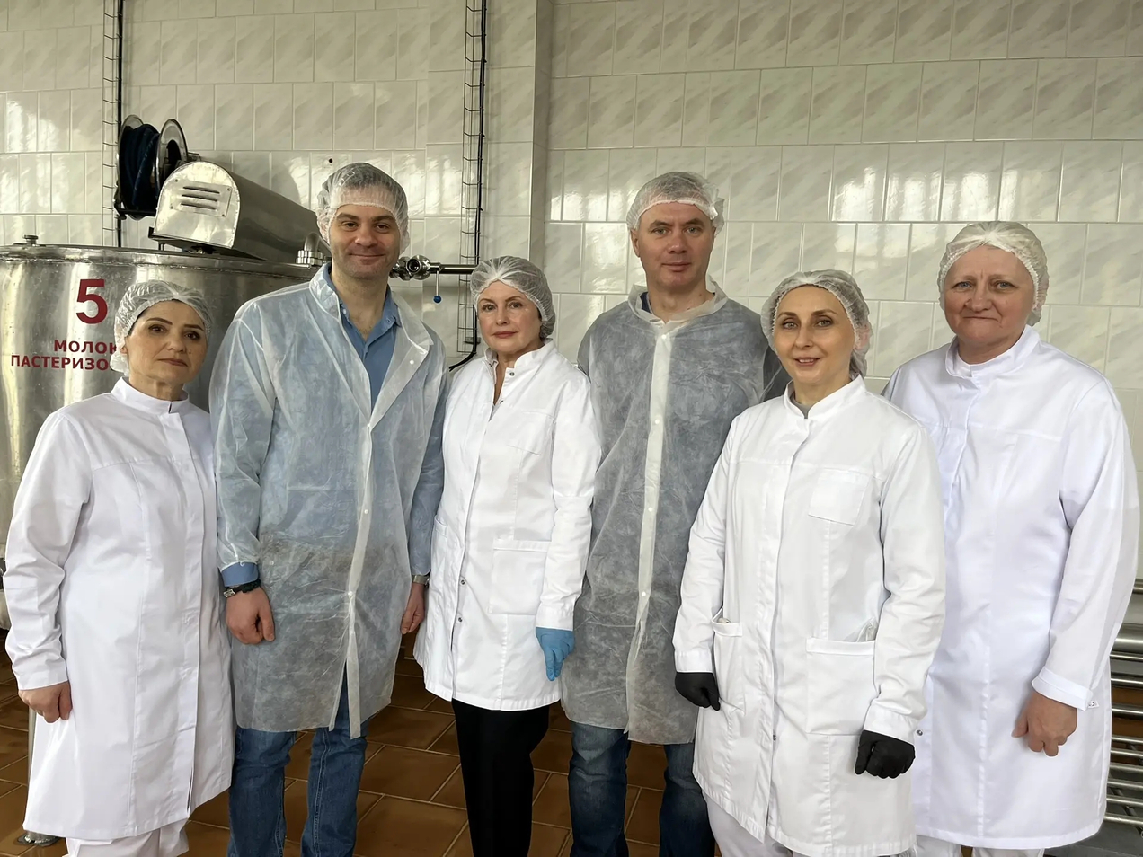 Летчик-космонавт в заквасочном отделении АО "МКС"