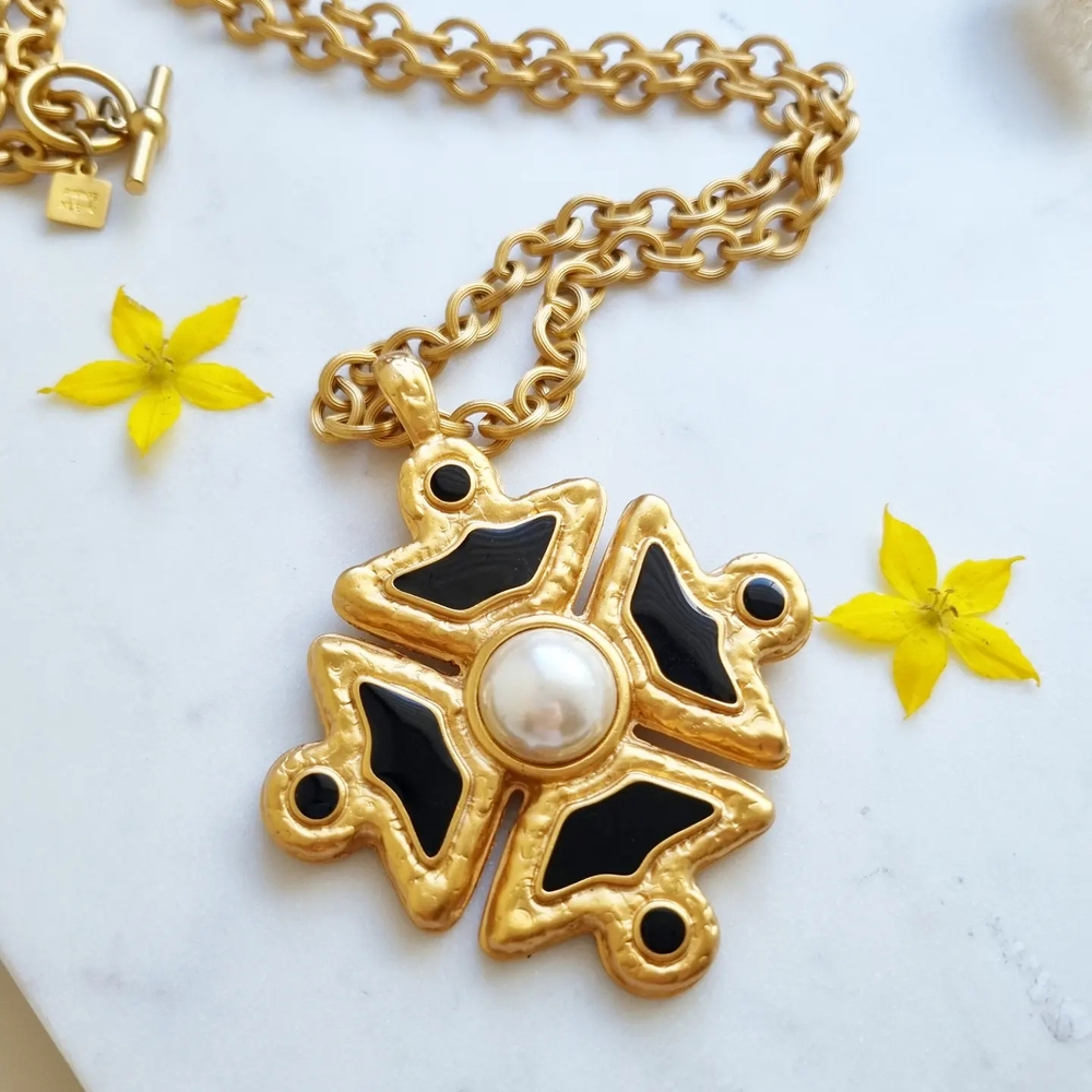 Колье Anne Klein