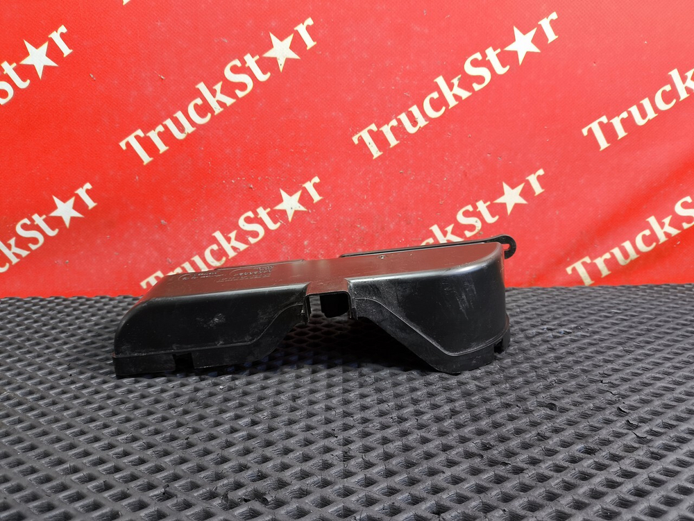 Крышка воздуховода кабины