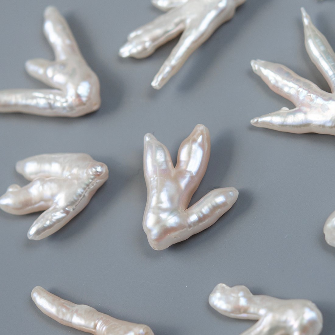 Жемчуг культивированный в форме коралловой веточки, белый, 22-31мм