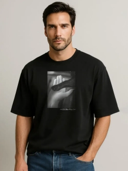 Футболка оверсайз с принтом горловина обрезная