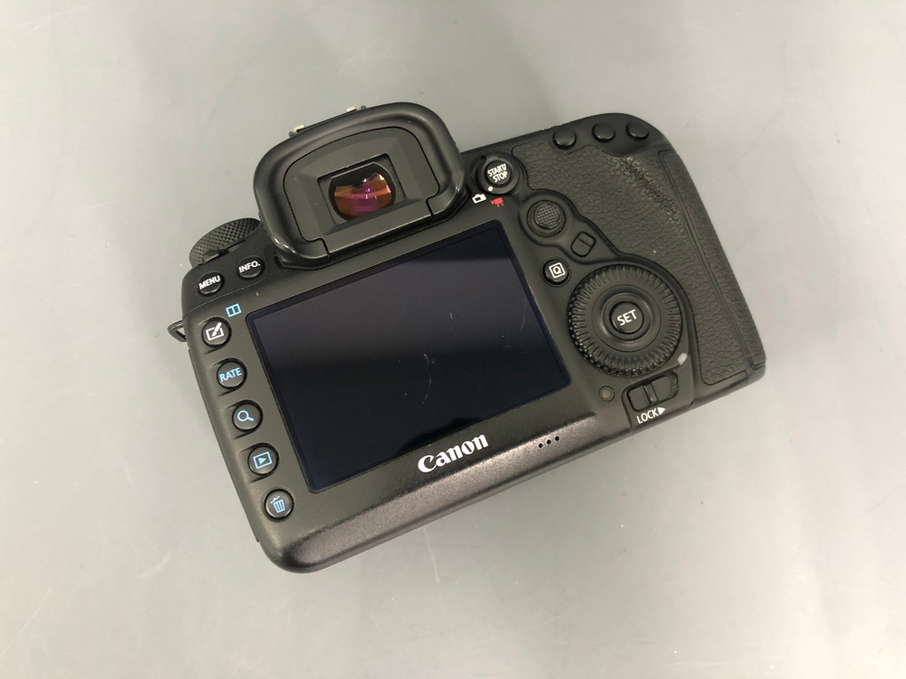 Canon EOS 5D Mark IV 230 кадров