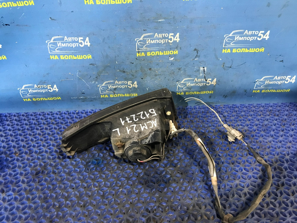 Туманка левая TOYOTA IPSUM 2001-2003