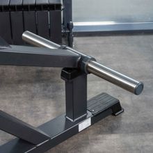 A618 Разведение рук сидя (задние дельты, спина)