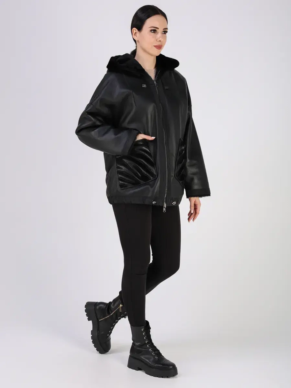 Дубленка зимняя натуральная с капюшоном шуба