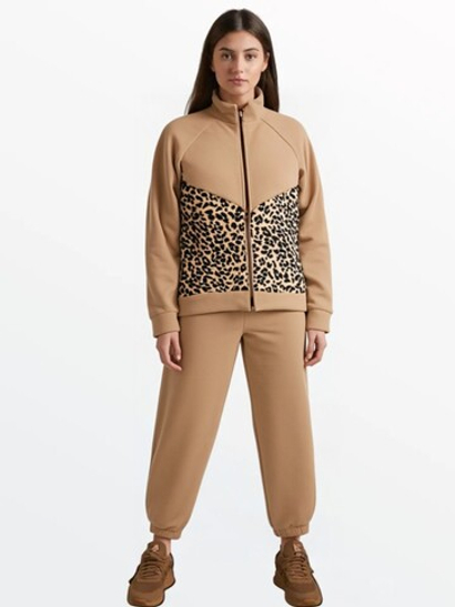 22113 Костюм женский флисовый бежевый/леопард (54)