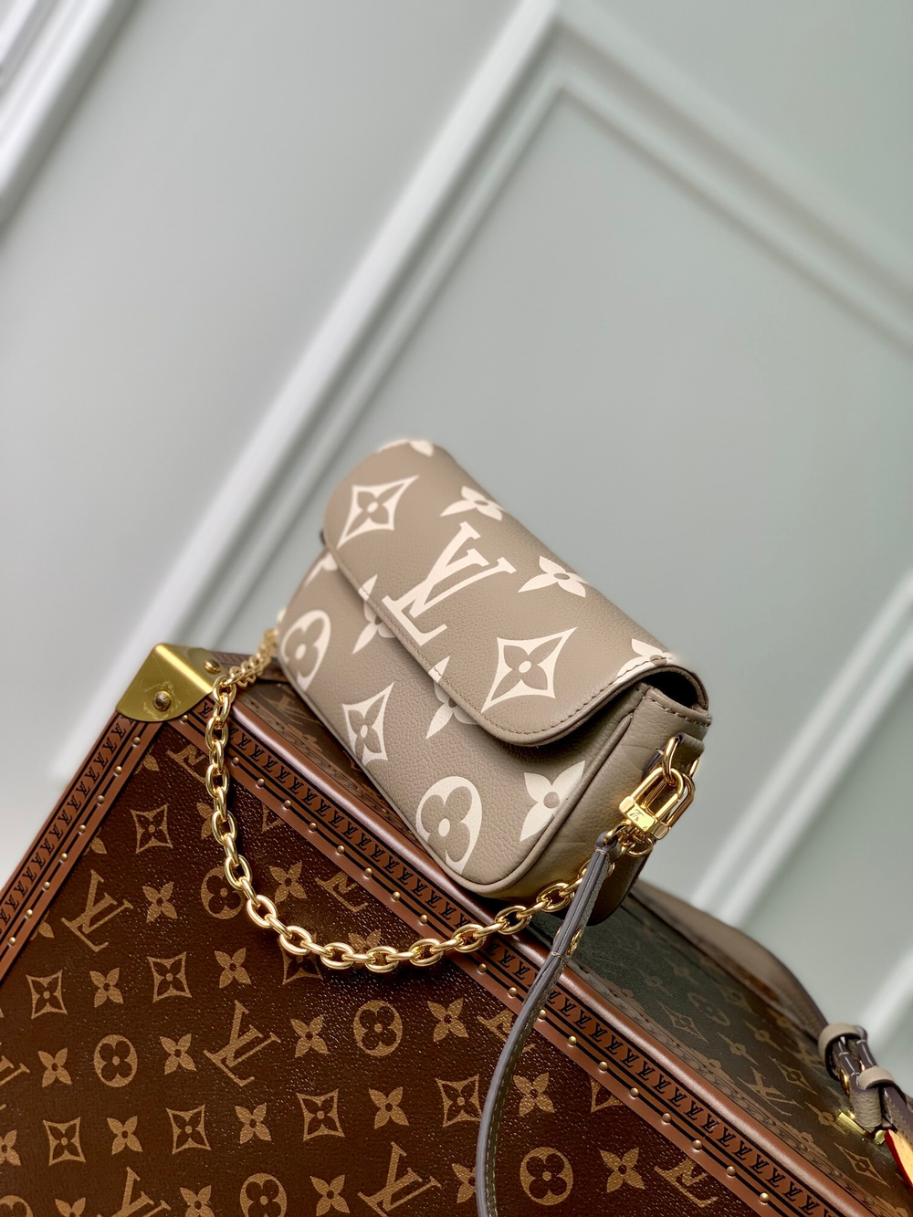 Louis Vuitton Ivy Wallet On Chain Bag
