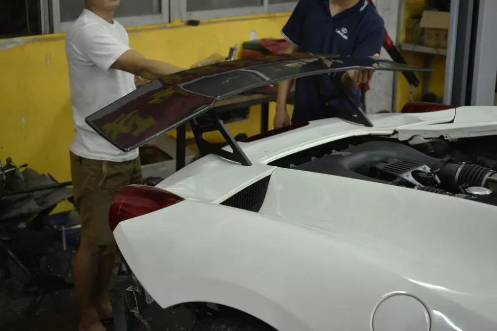 Карбоновое спойлер-крыло для Ferrari 458 Italia 2009-2015 Феррари