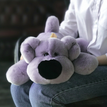 Собака Шанель гигантская (сирень)