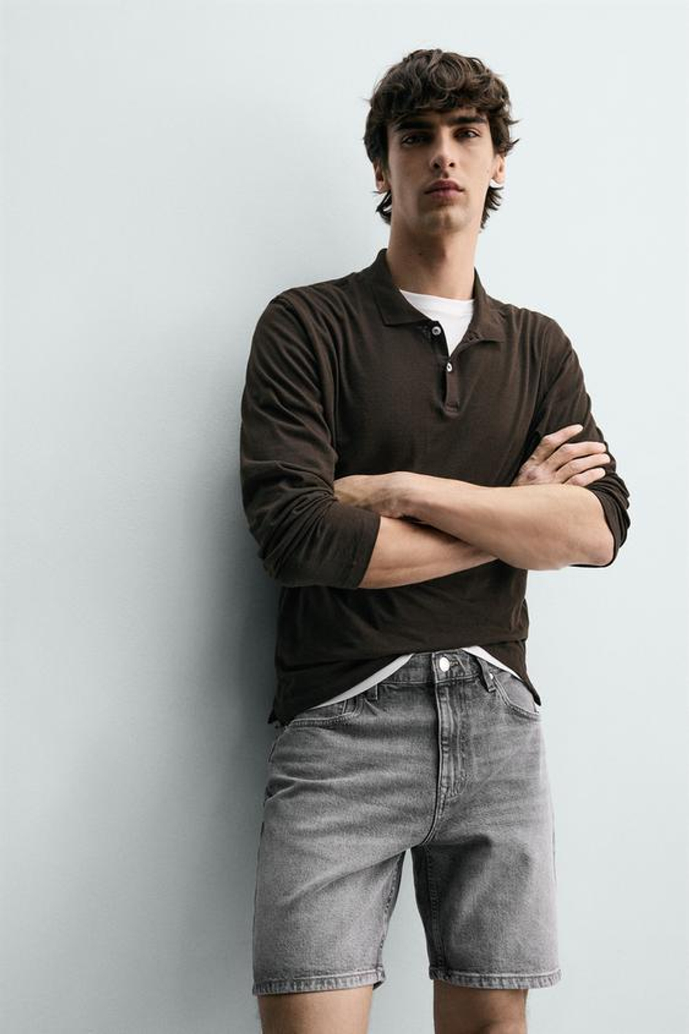 ZARA ДЖИНСОВЫЕ ШОРТЫ REGULAR FIT, СЕРЫЙ