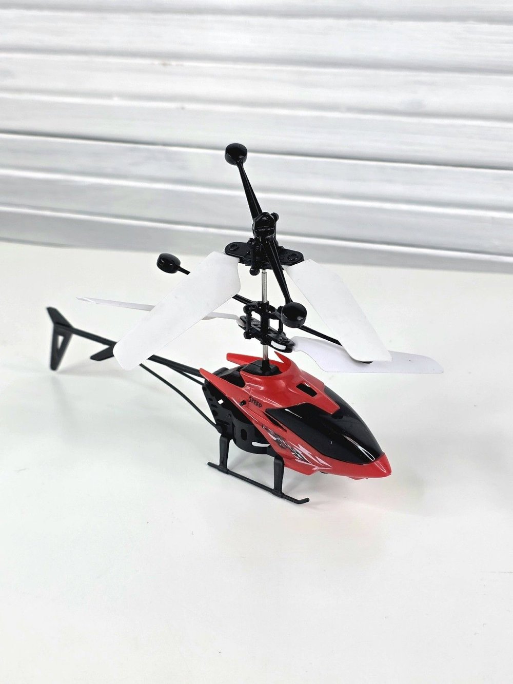 Игрушка Вертолет на радиоуправлении красный (202388896)