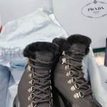 Женские зимние ботинки Prada Monolith Combat с мехом