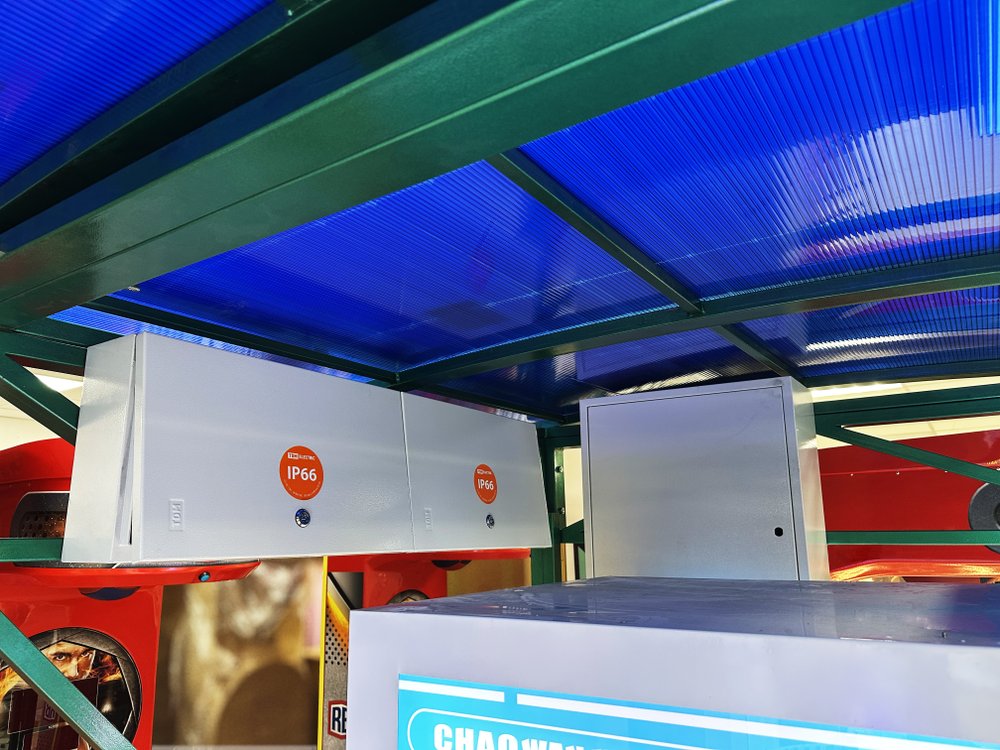 Навес с солнечными батареями на 5 автоматов