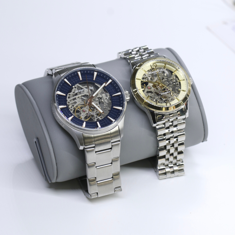 Подарочный комплект Kenneth Cole: мужские и женские часы