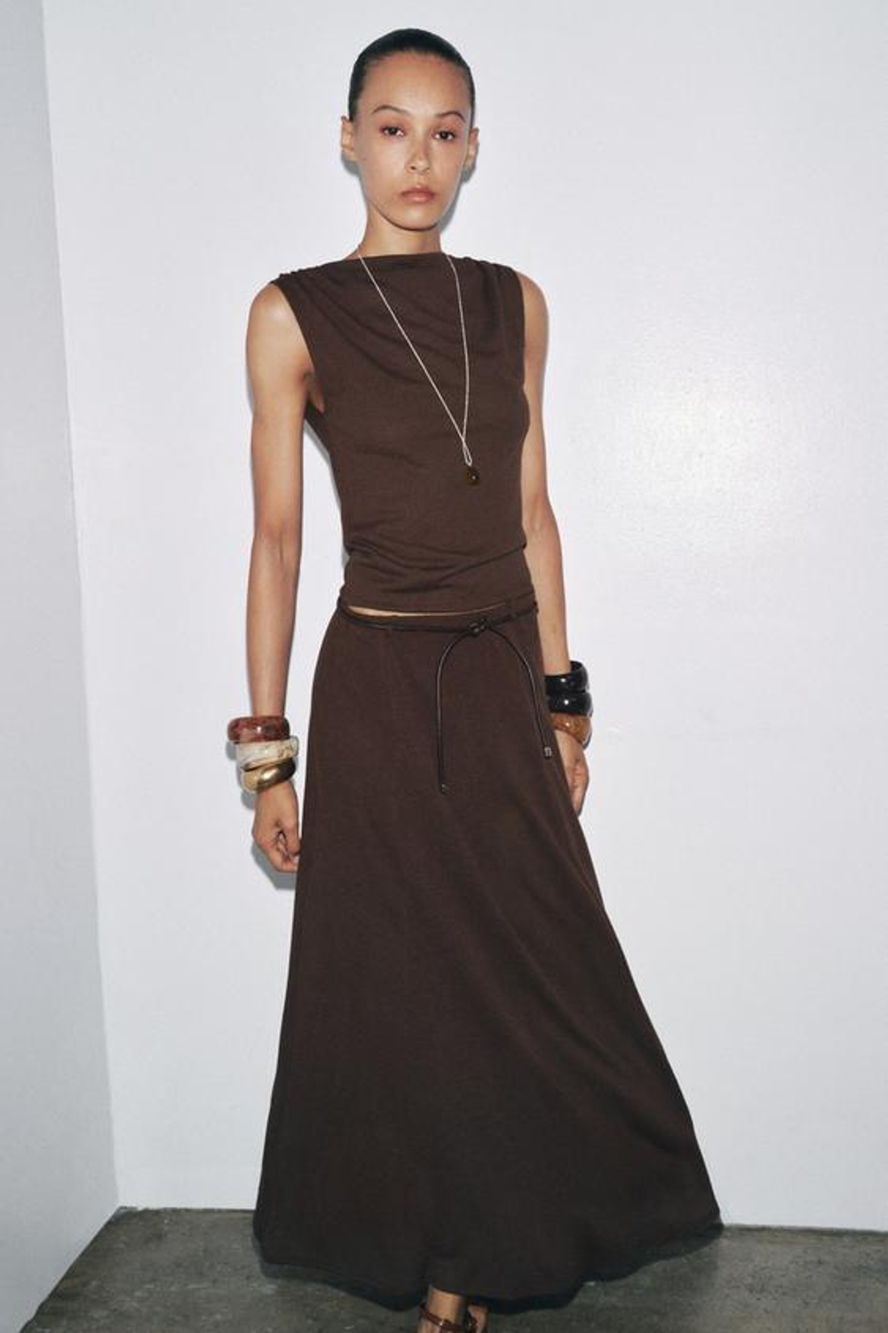 ZARA ТРИКОТАЖНАЯ ЮБКА С РЕМНЕМ, КОРИЧНЕВЫЙ