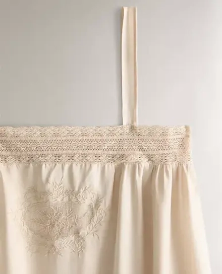 ZARA HOME АЖУРНАЯ АТЛАСНАЯ НОЧНАЯ РУБАШКА, БЕЖЕВЫЙ