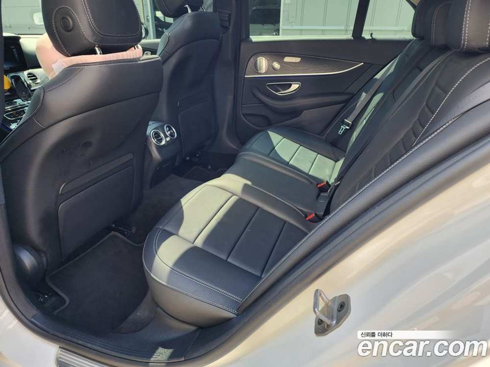 Mercedes-Benz E-Class W213 E300 Avangarde (05.2020)