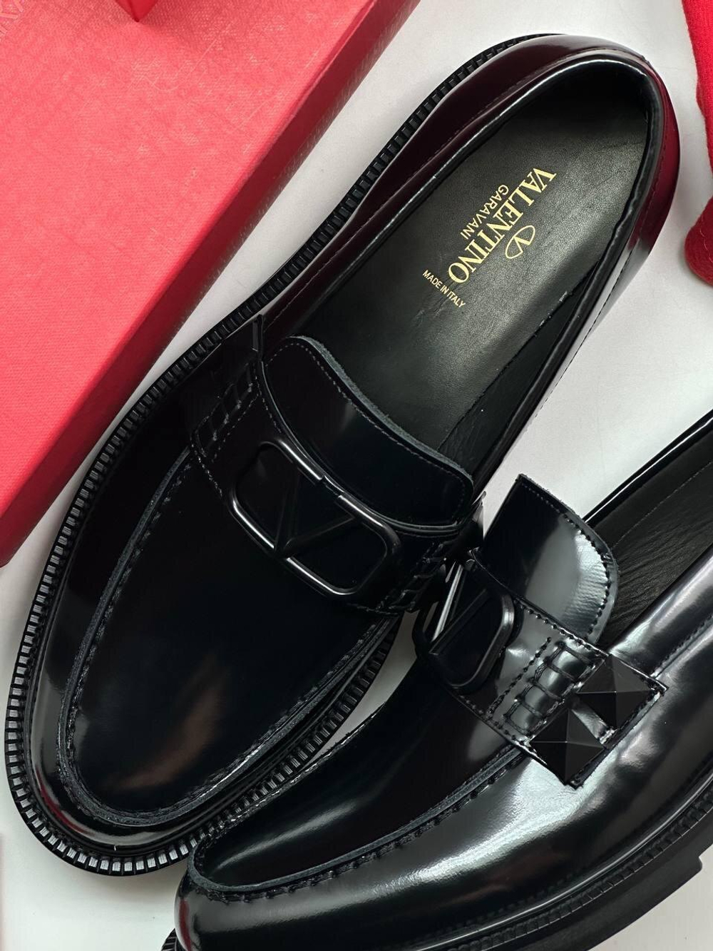 Лоферы Valentino