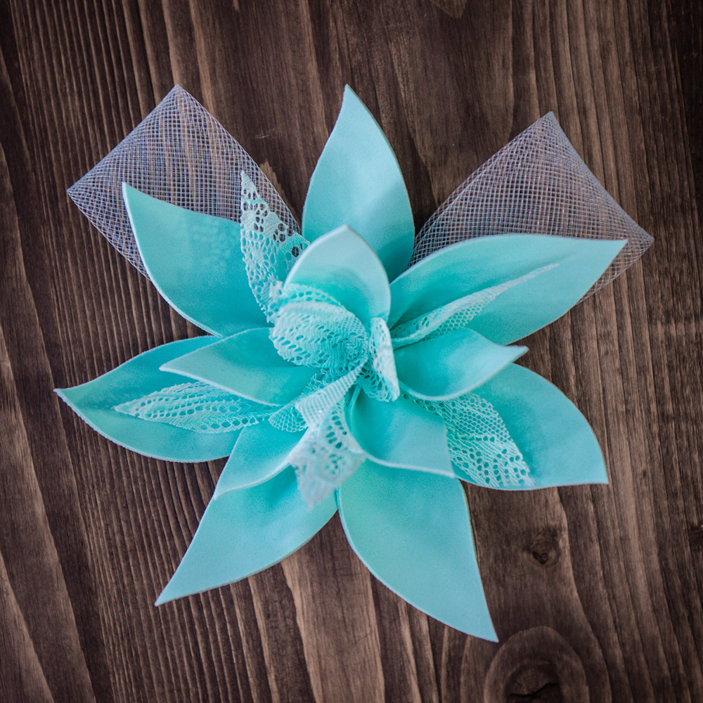 цветок из ткани