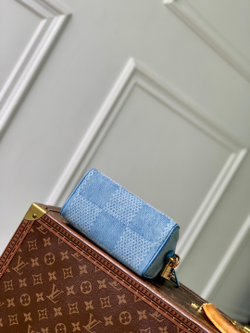 Louis Vuitton Speedy 18