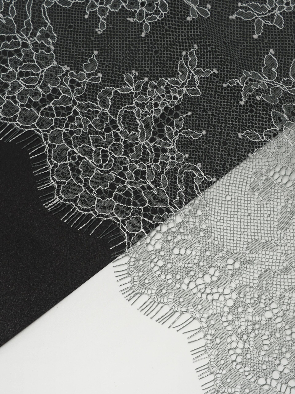 Кружево шантильи серо-зеленое с ниткой экрю неэластичное ширина 22 см длина 1.45 м