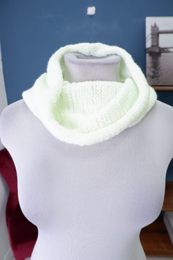 Шарф-снуд светлый