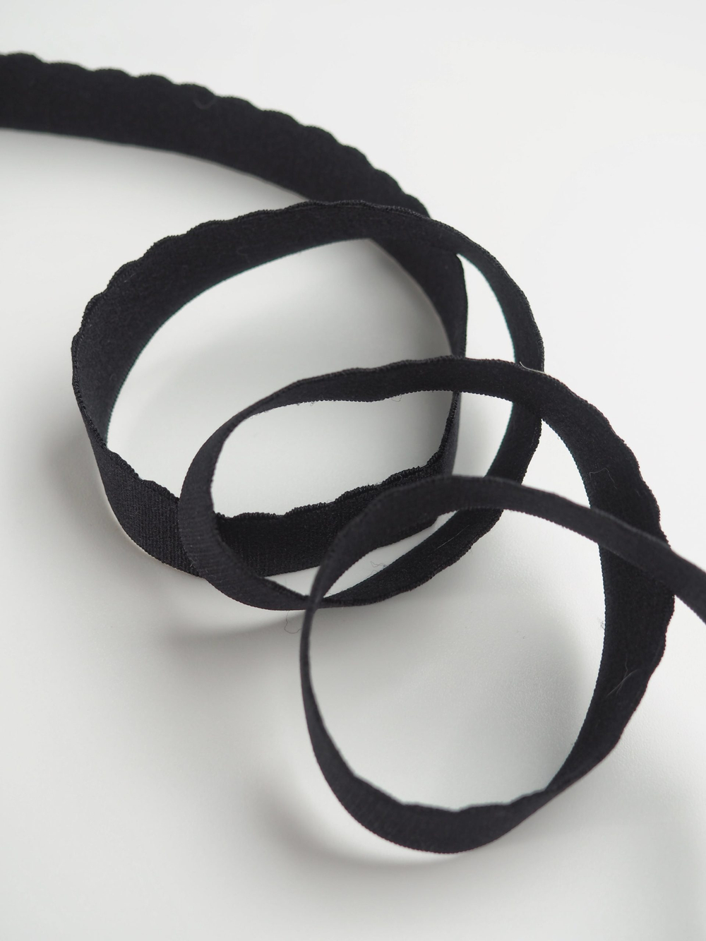 Резинка отделочная черная широкая ажурная ширина 18 мм с учетом фестона