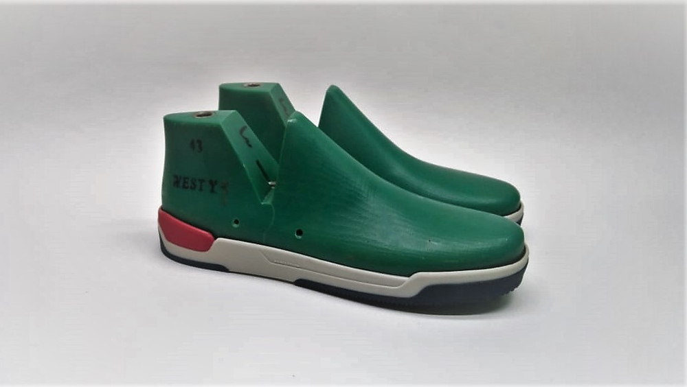 Колодки мужские артикул WEST. Кеды высокие, ботинки.