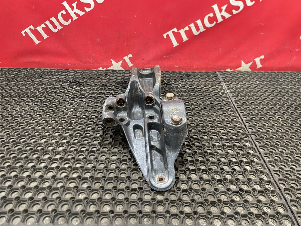 Кронштейн пневморессоры левый 2018 г.