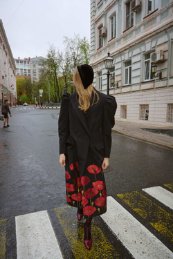 Бархатный чепчик с декором в тон