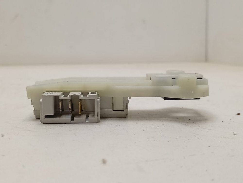 WISL82 кт57 Устройство блокировки люка для стиральной машины Indesit б/у